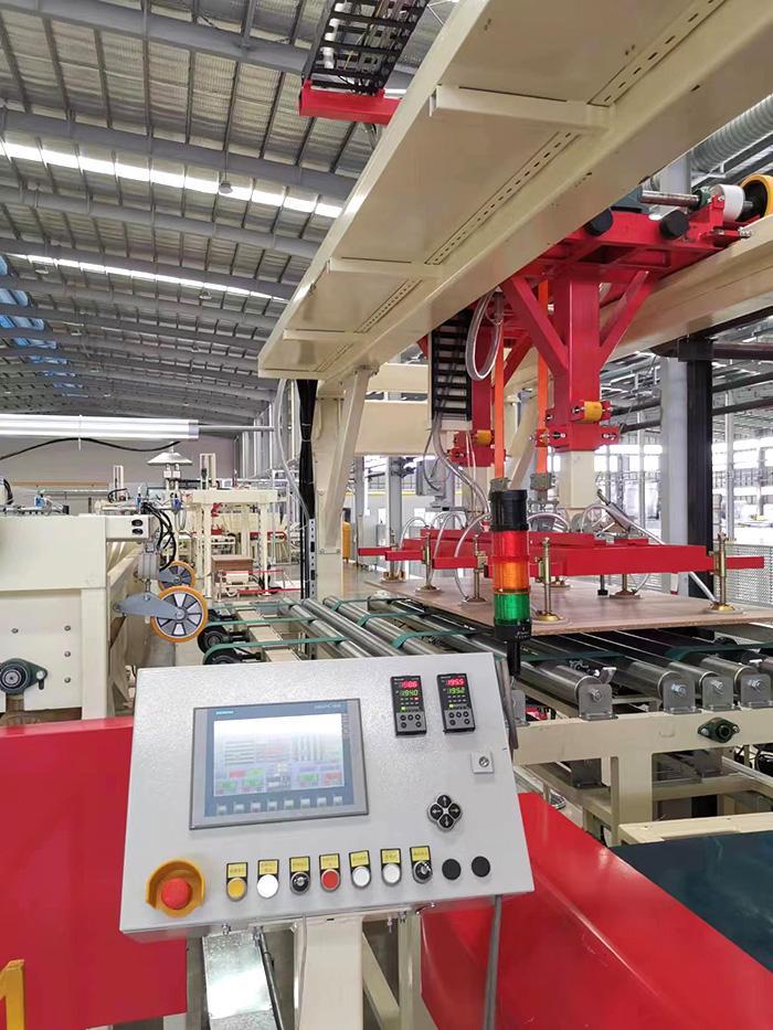 foto anlage rollgang mit hebevorrichtung foto anlage rollgang mit hebevorrichtung